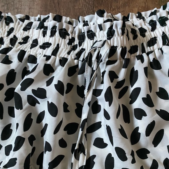 Dalmatian Print Flowy High Waisted Skirt🤍 - Picture 3 of 3